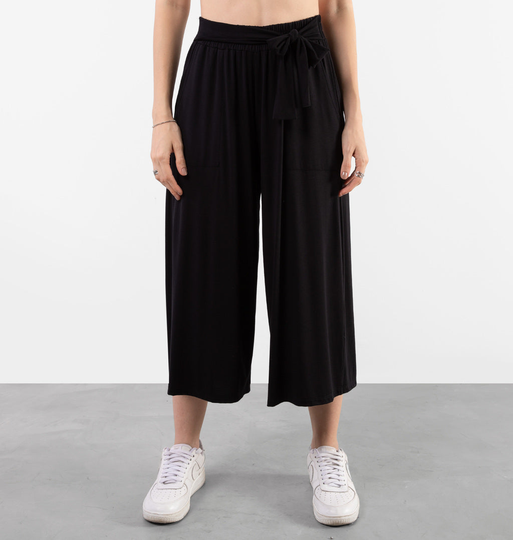 Calça Pantacourt Com Faixa