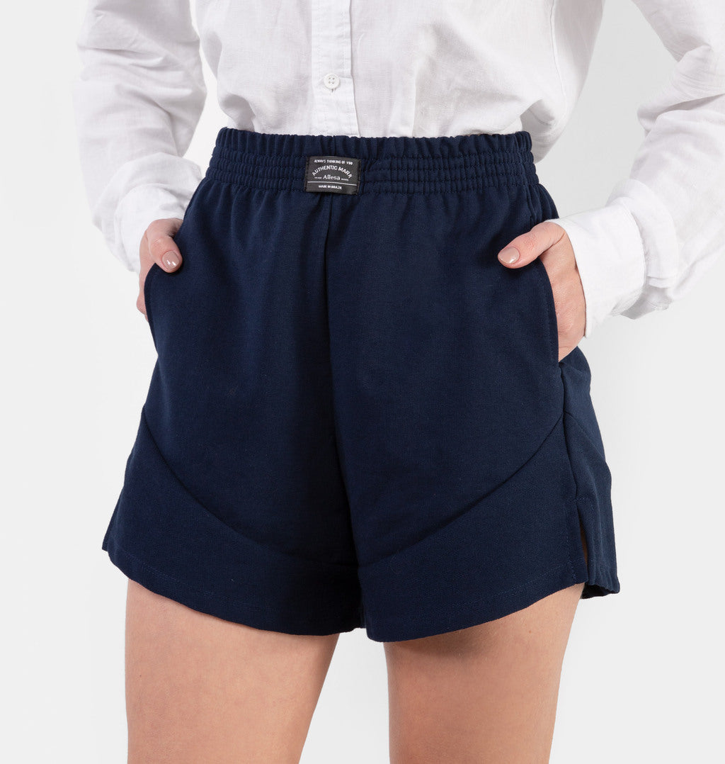 Short Com Recorte No Avesso