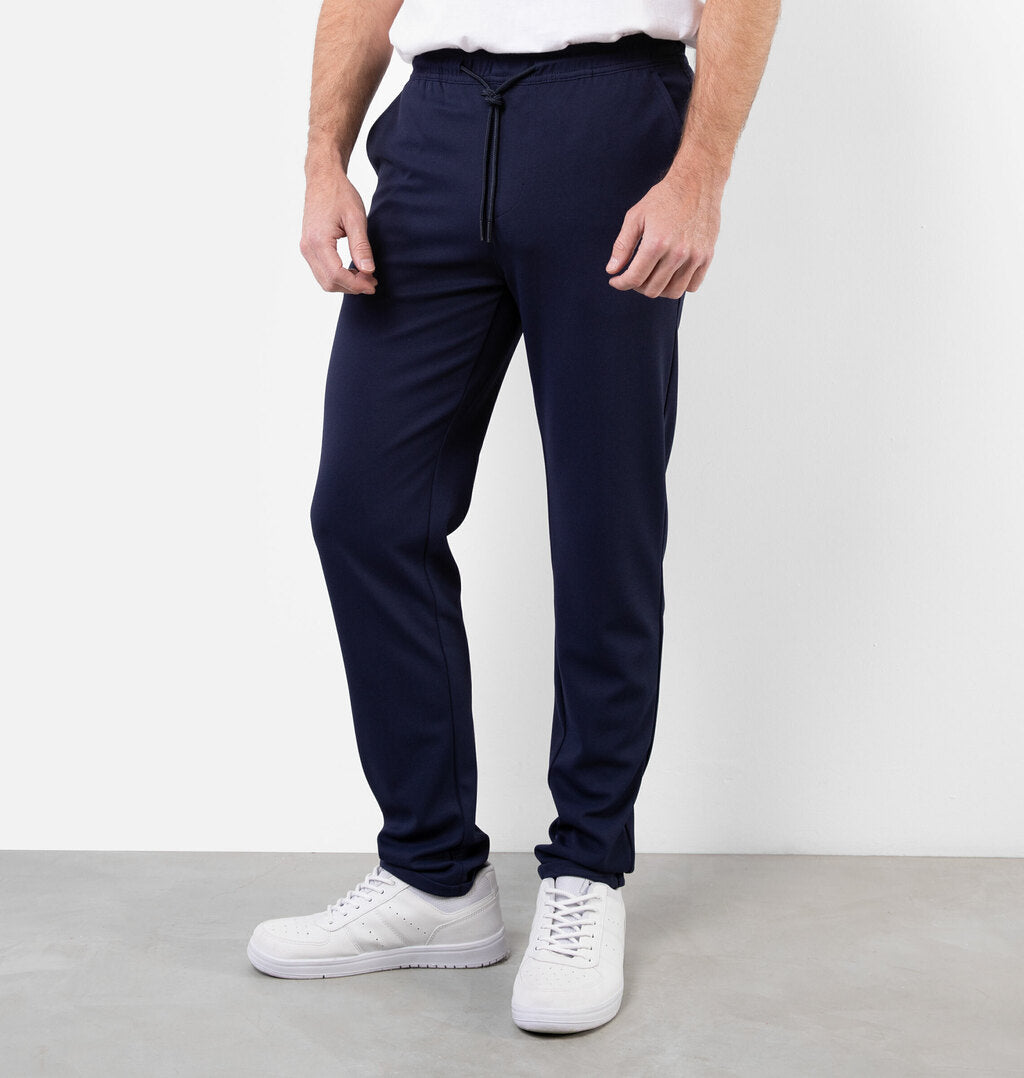 Calça Com Bolsos E Barra Virada