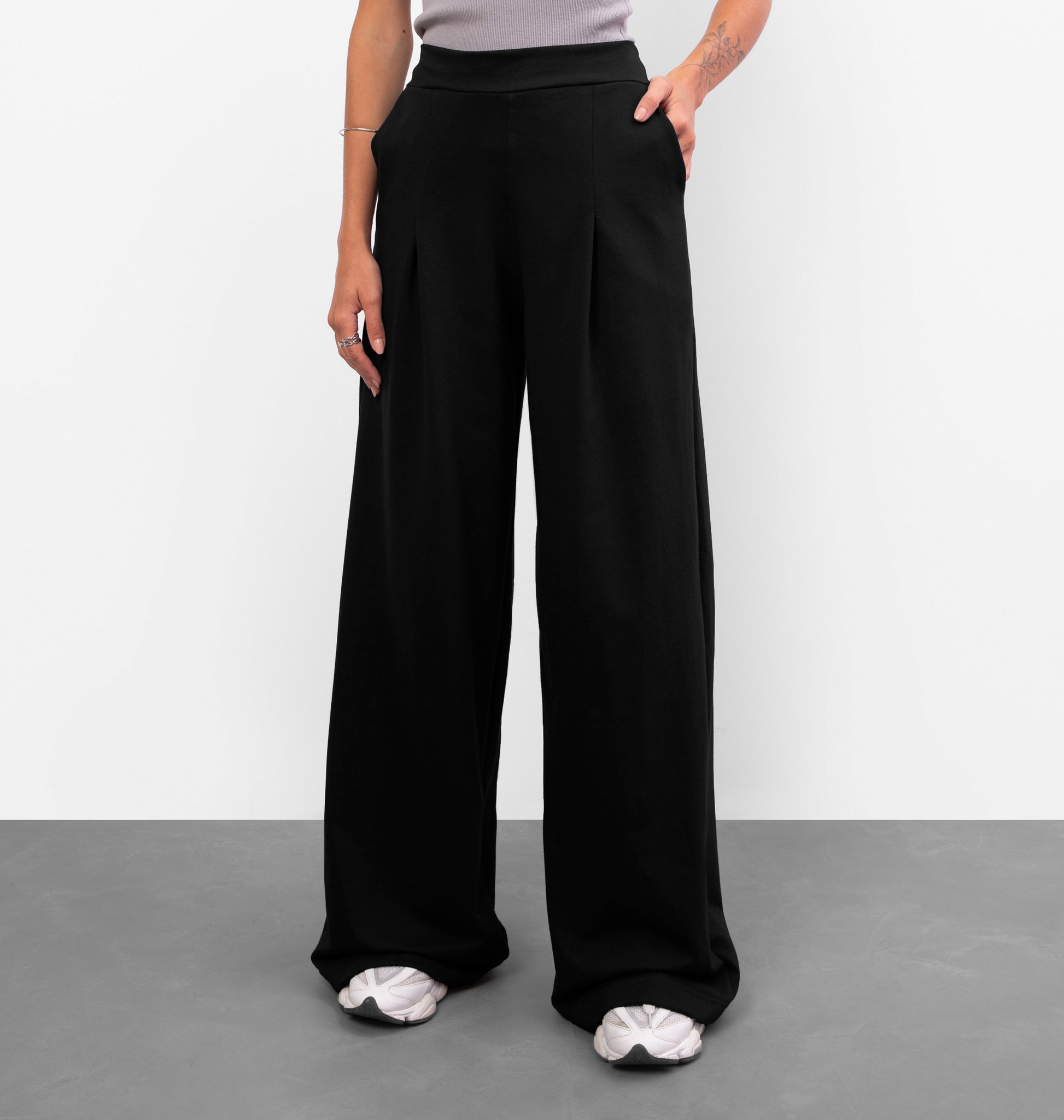 Wide Leg com Pregas Frontais