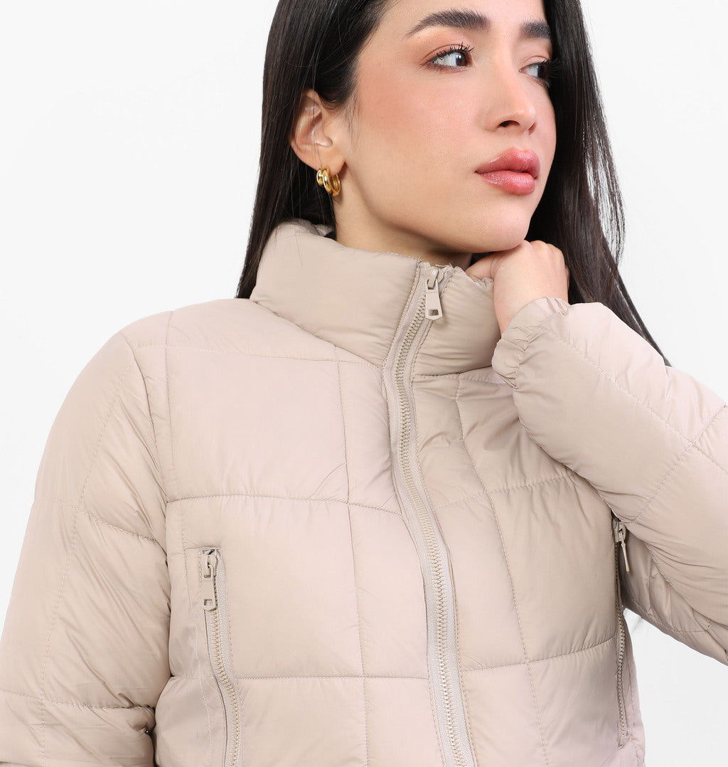 Jaqueta Puffer Cropped com Gola Alta