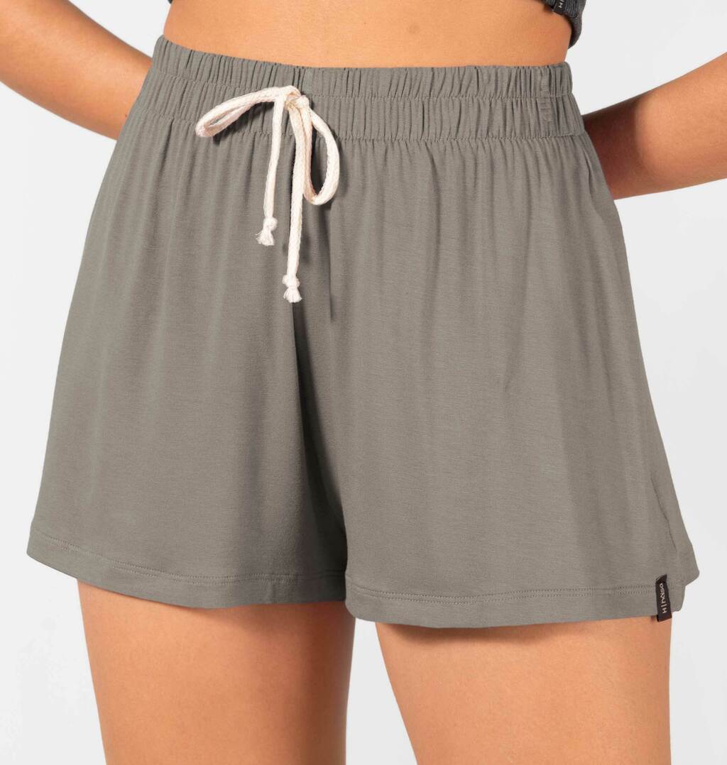 Short Soltinho Com Pregas