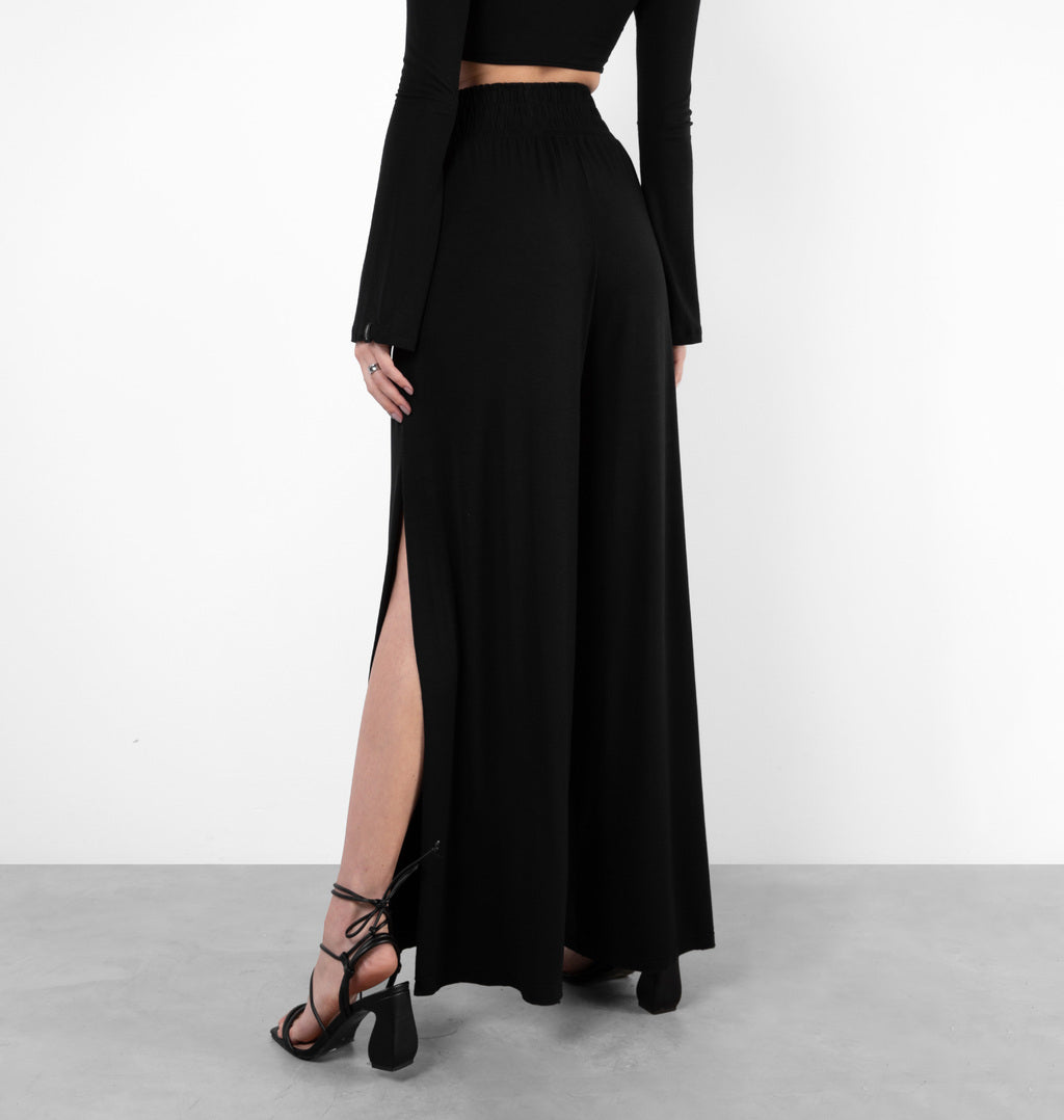 Calça Pantalona Com Fenda Lateral