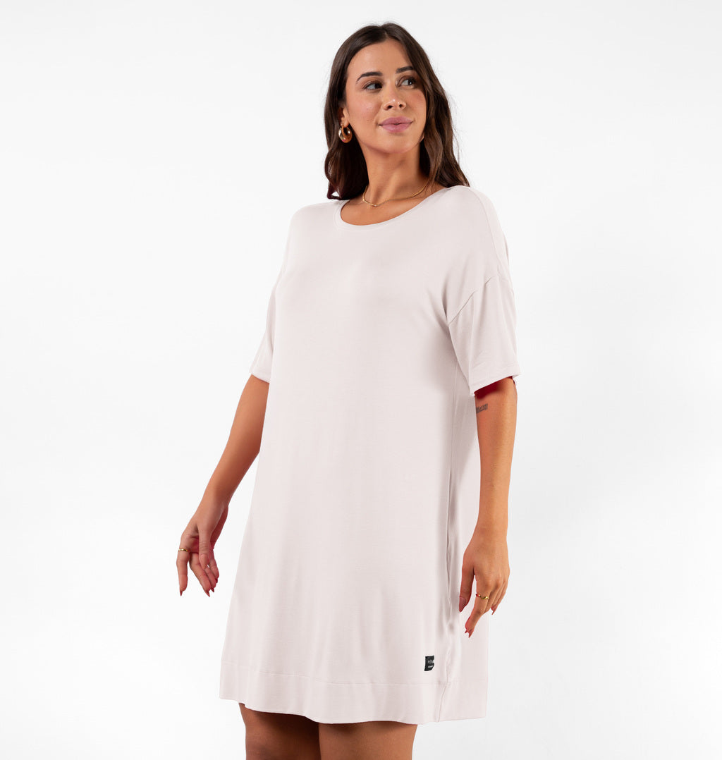 Vestido Curto Com Manga Deslocada