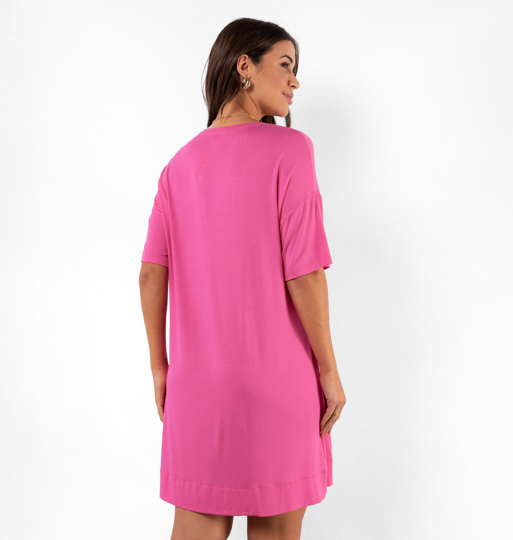 Vestido Curto Com Manga Deslocada