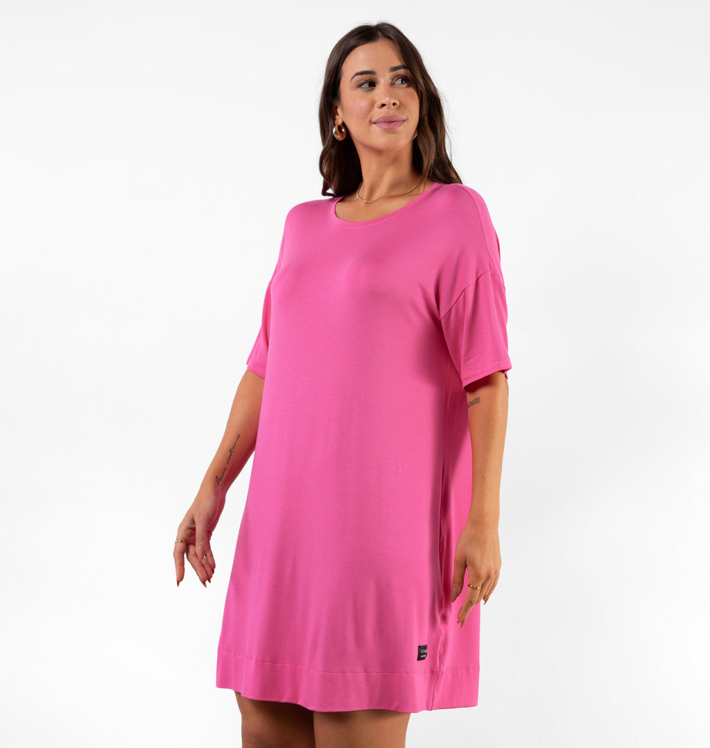 Vestido Curto Com Manga Deslocada