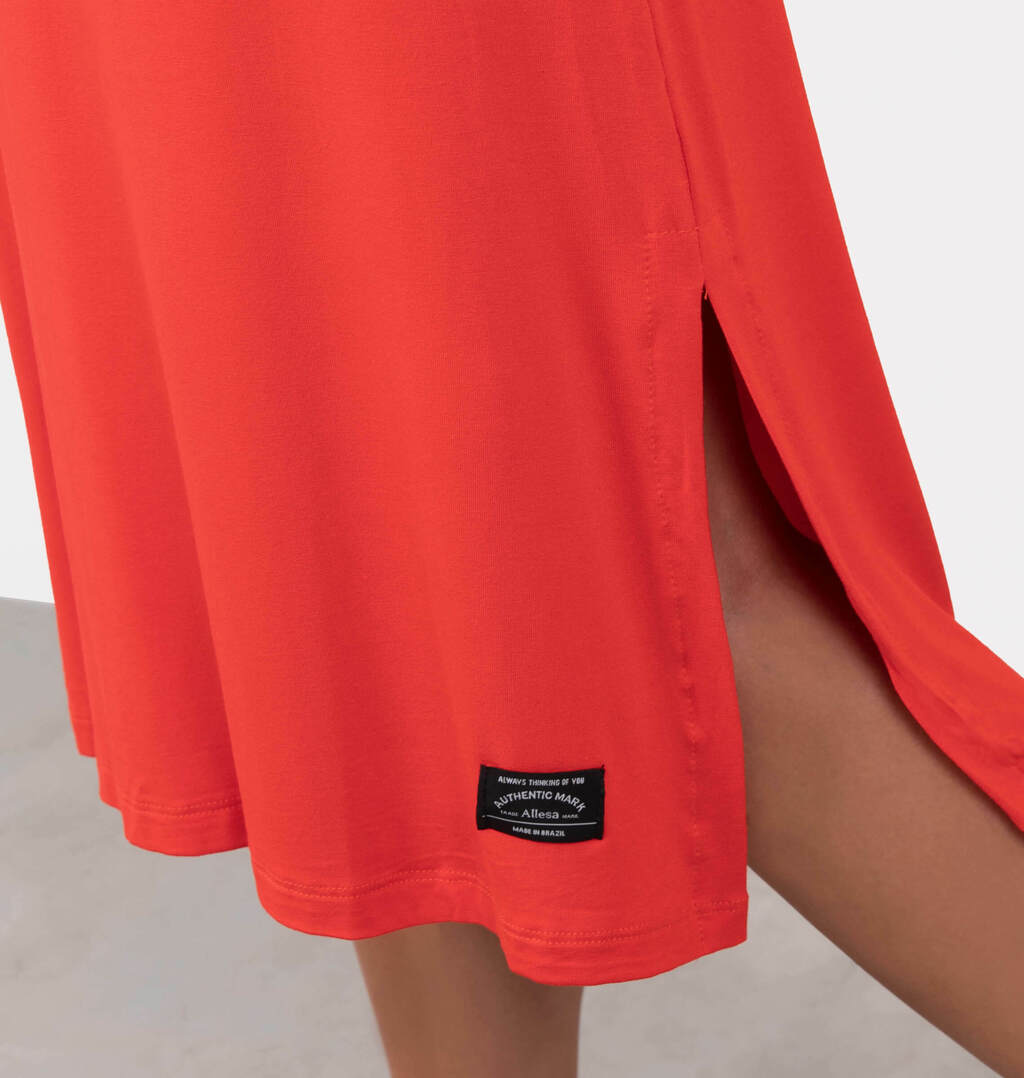 Vestido Midi Reto Com Fenda Lateral