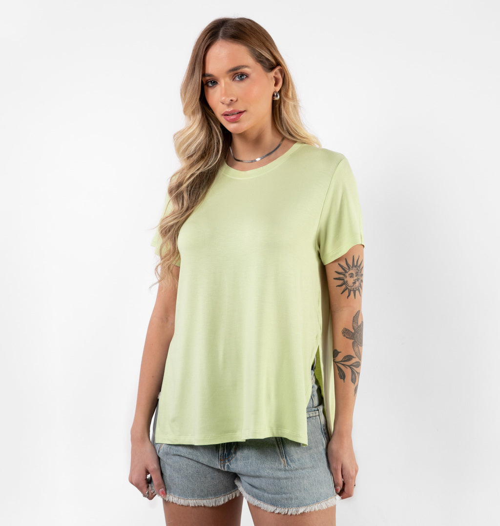 Blusa Básica Alongada Com Fenda Lateral
