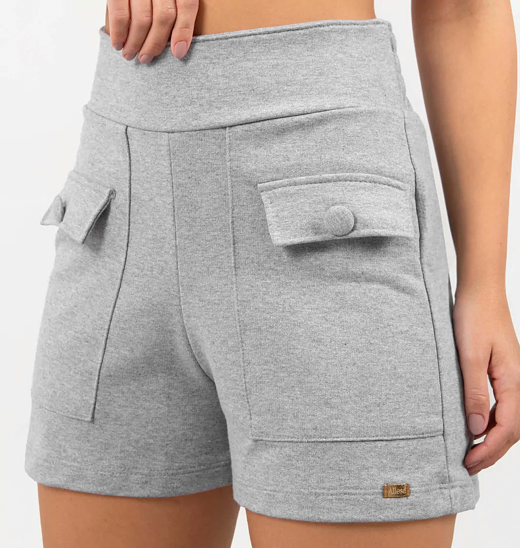 Short Bolso Embutido Com Botão