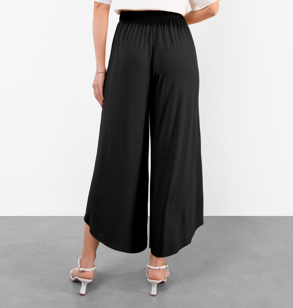 Calça Pantacourt Barra Arredondada