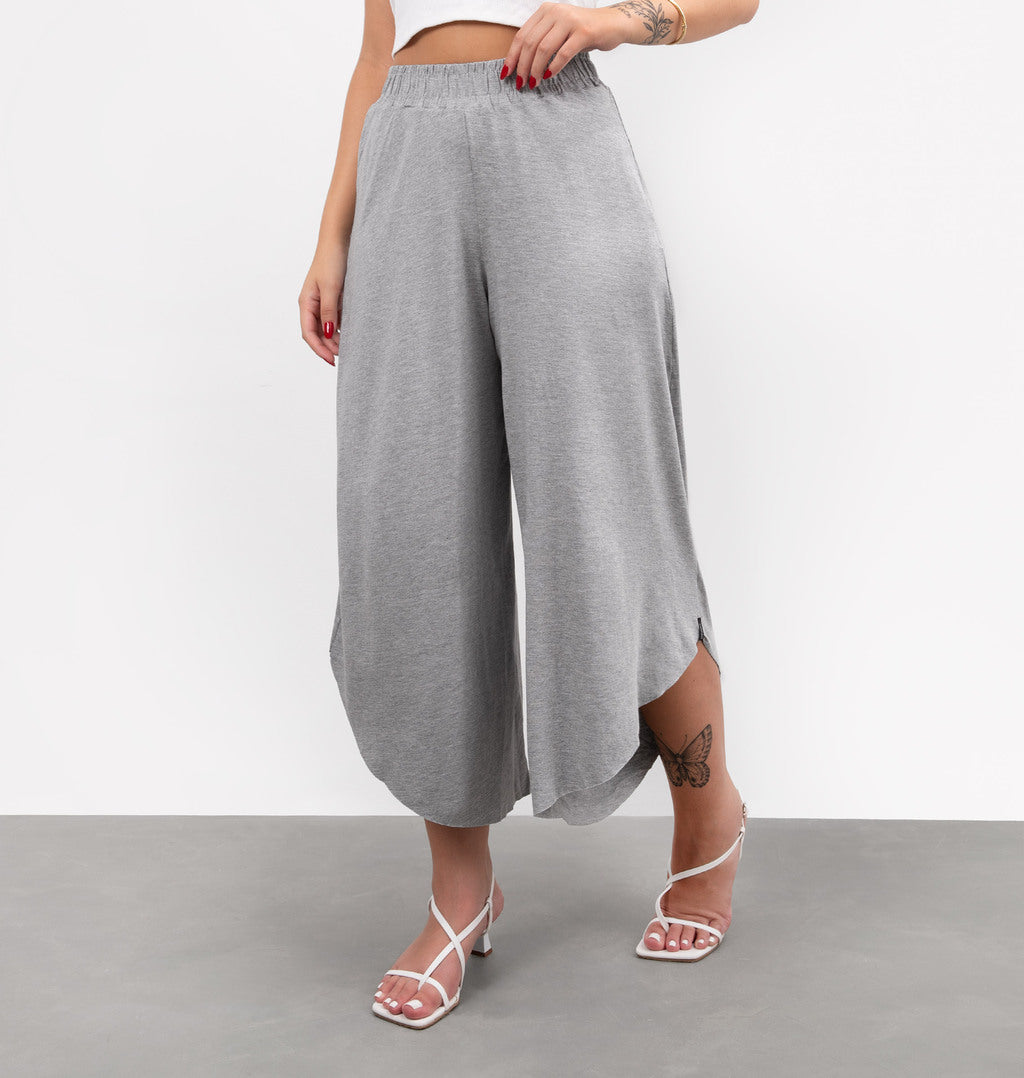 Calça Pantacourt Barra Arredondada