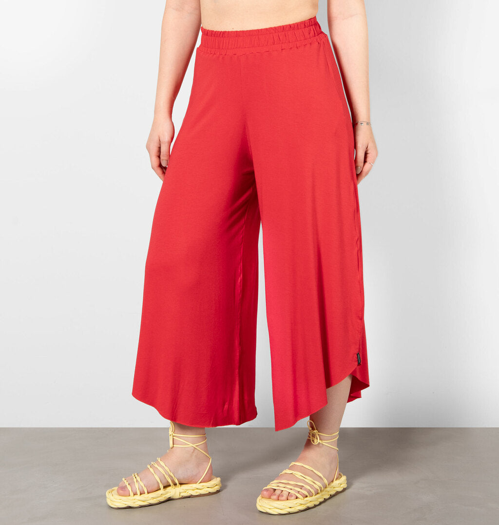 Calça Pantacourt Barra Arredondada