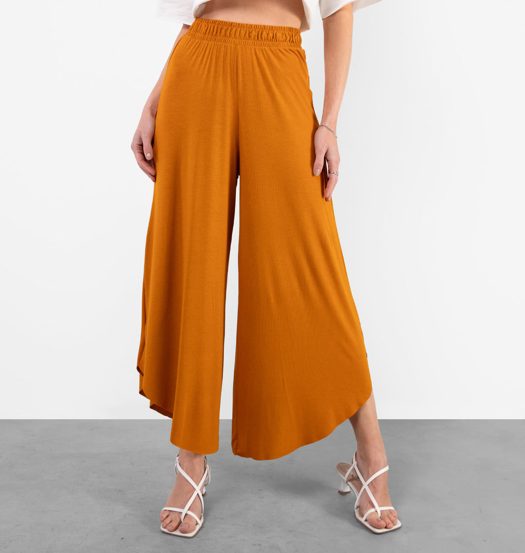 Calça Pantacourt Barra Arredondada