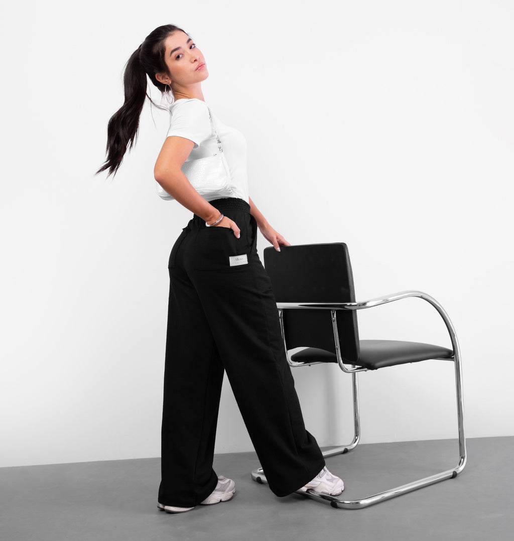 Calça Wide Leg Moletinho Com Bolso Posterior