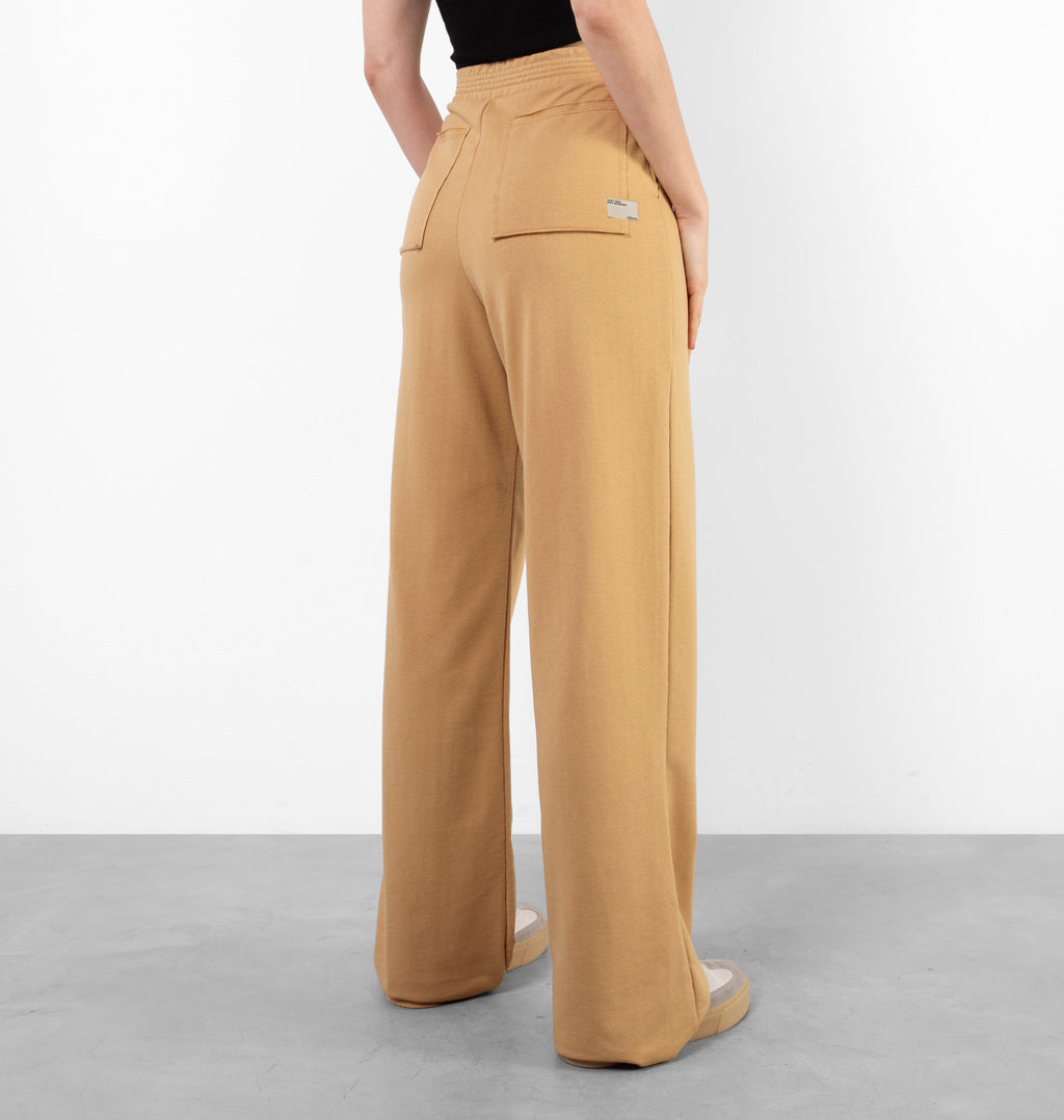 Calça Wide Leg Moletinho Com Bolso Posterior