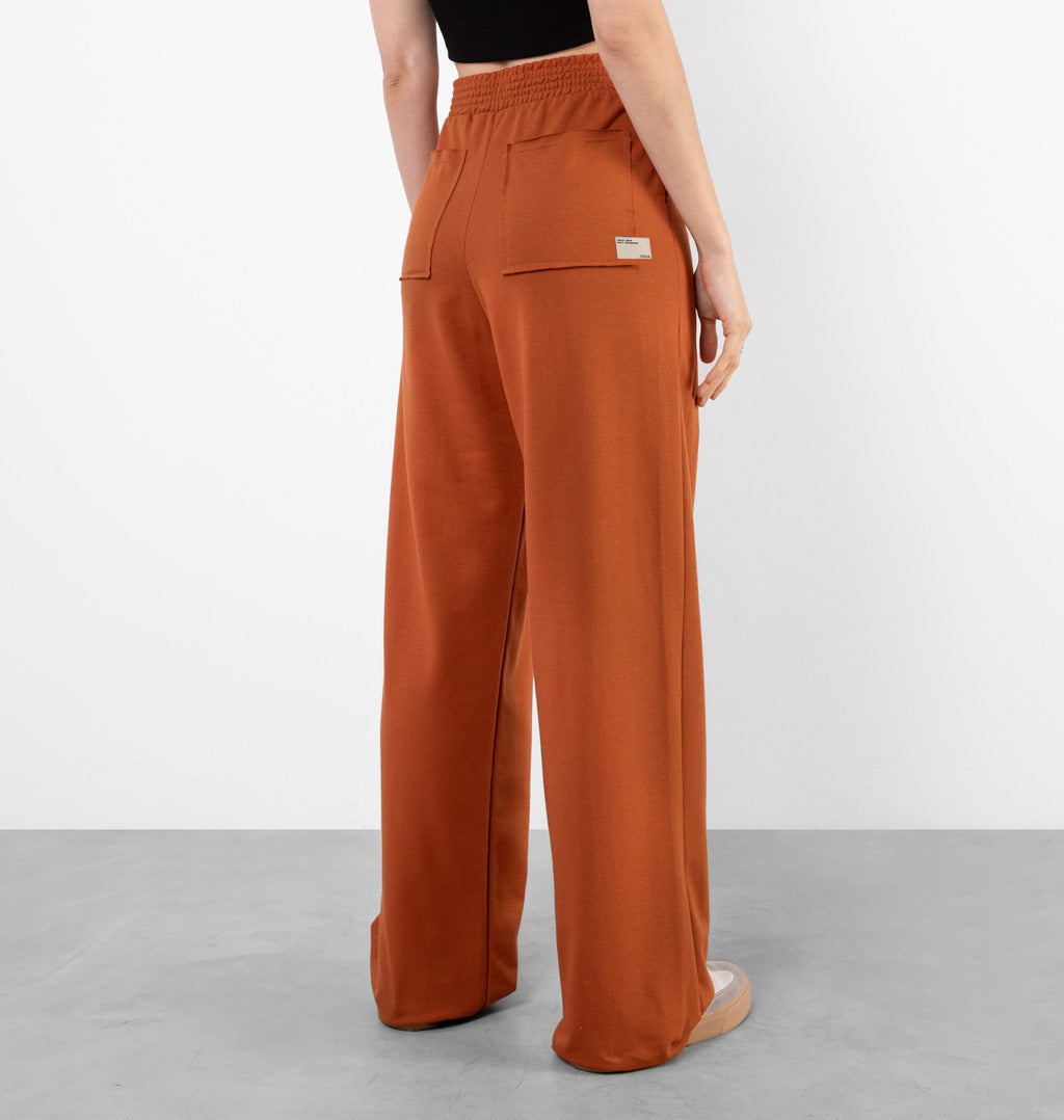 Calça Wide Leg Moletinho Com Bolso Posterior