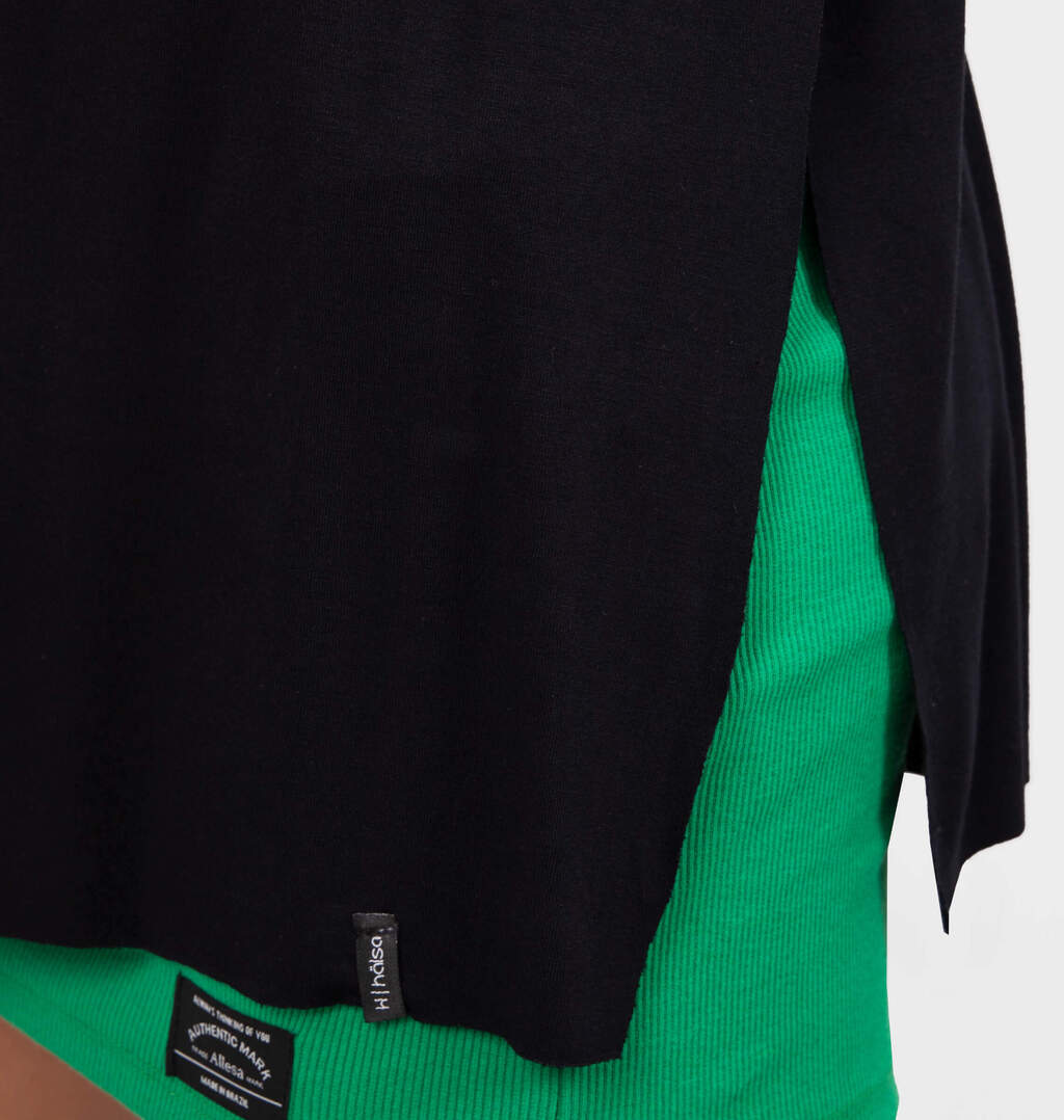 Blusa Alongada Com Fenda A Fio