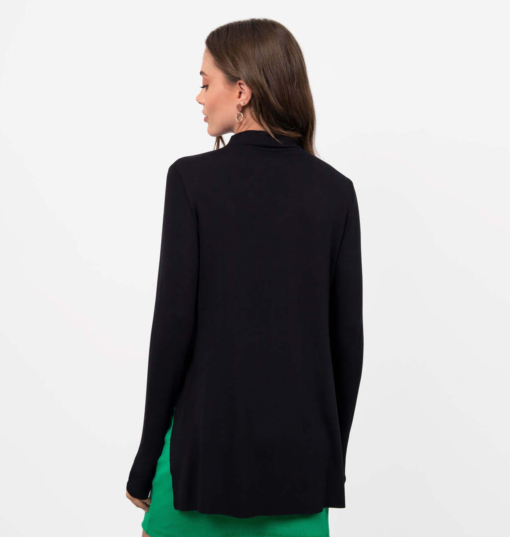 Blusa Alongada Com Fenda A Fio
