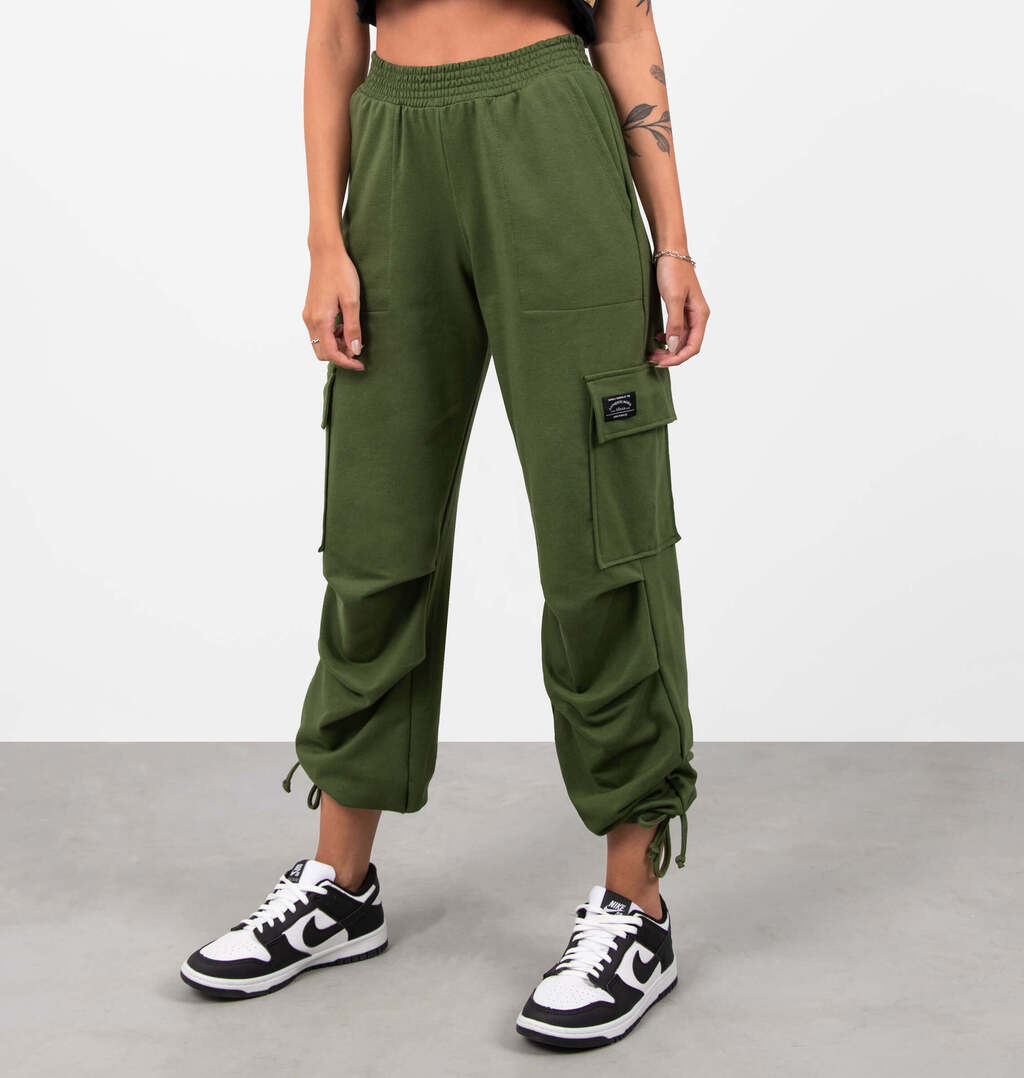 Calça Cargo De Moletinho Com Pregas