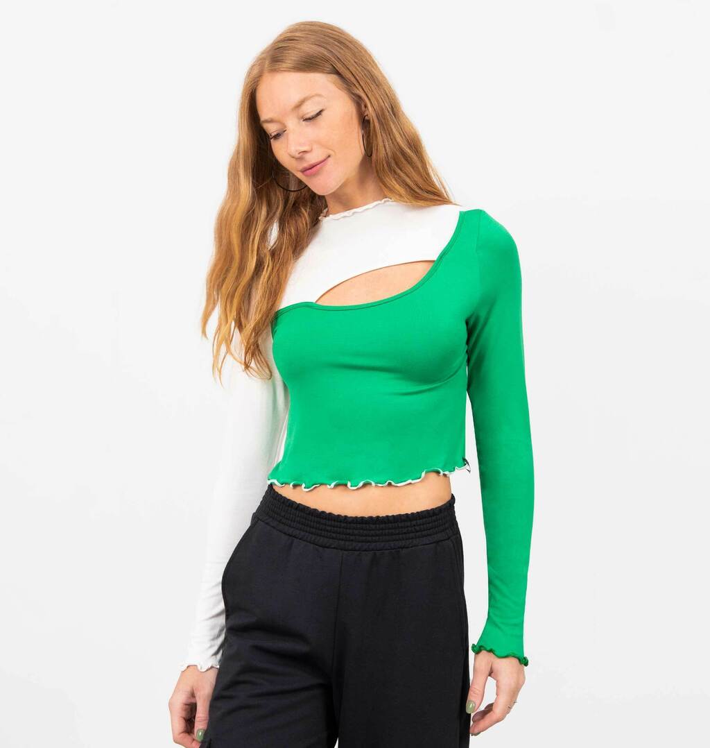 Blusa Cropped Cut Out Gola Alta