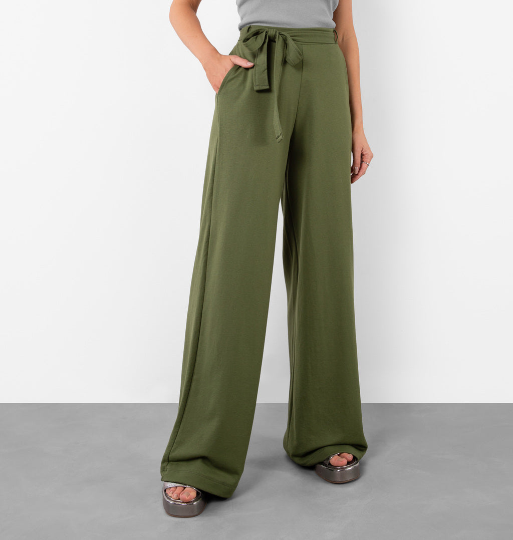 Calça Wide Leg Com Cinto Faixa