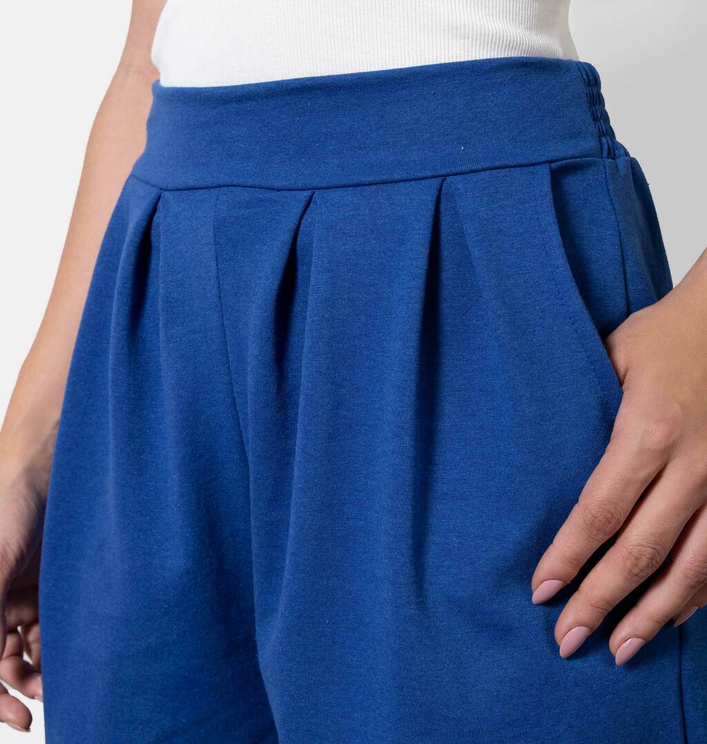 Calça Com Pregas Em Moletinho