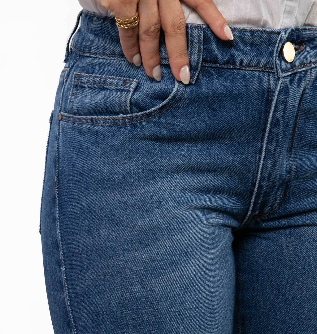 Calça Jeans Reta Com Bolsos