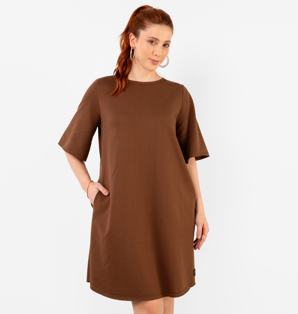 Vestido Curto Com Mangas Sino E Bolsos