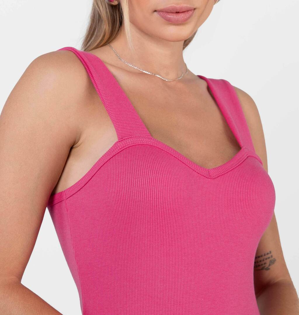 Vestido Curto Tubinho Com Decote Coração