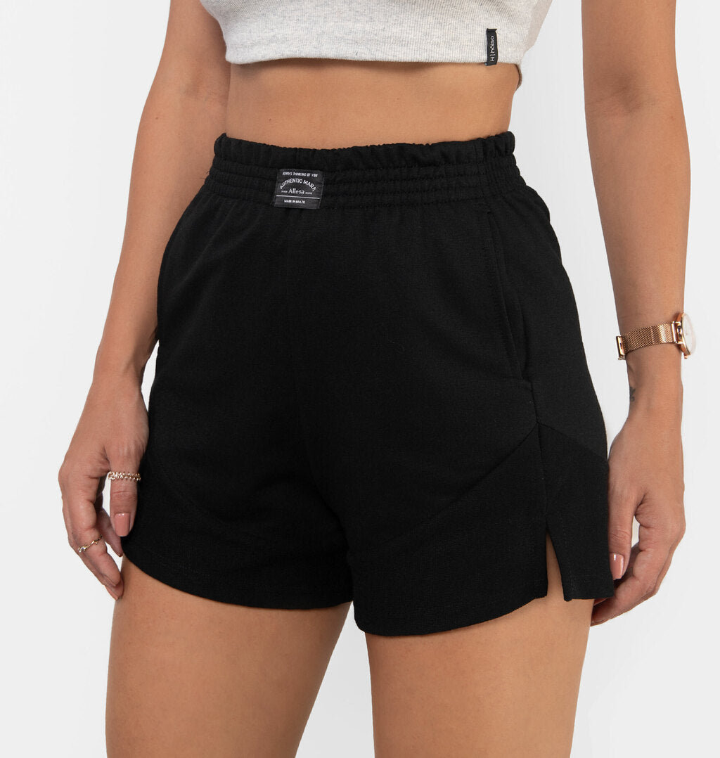 Short Com Recorte No Avesso