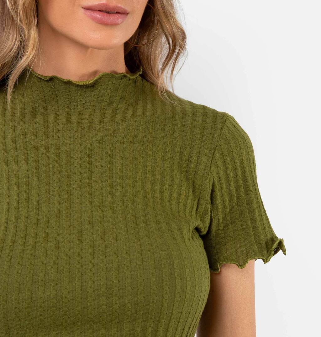 Blusa Manga Curta Em Canelado Crochê