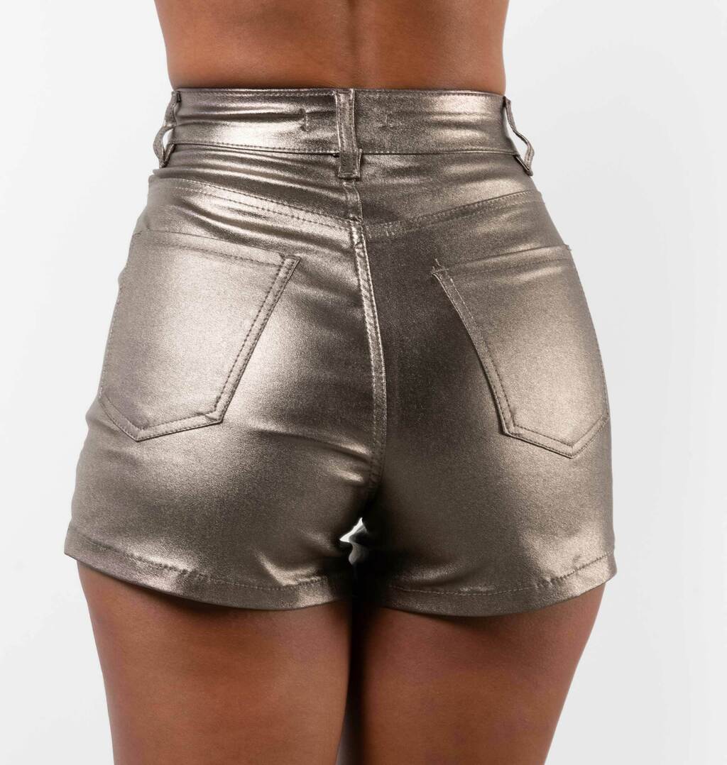 Short Em Tecido Metalizado