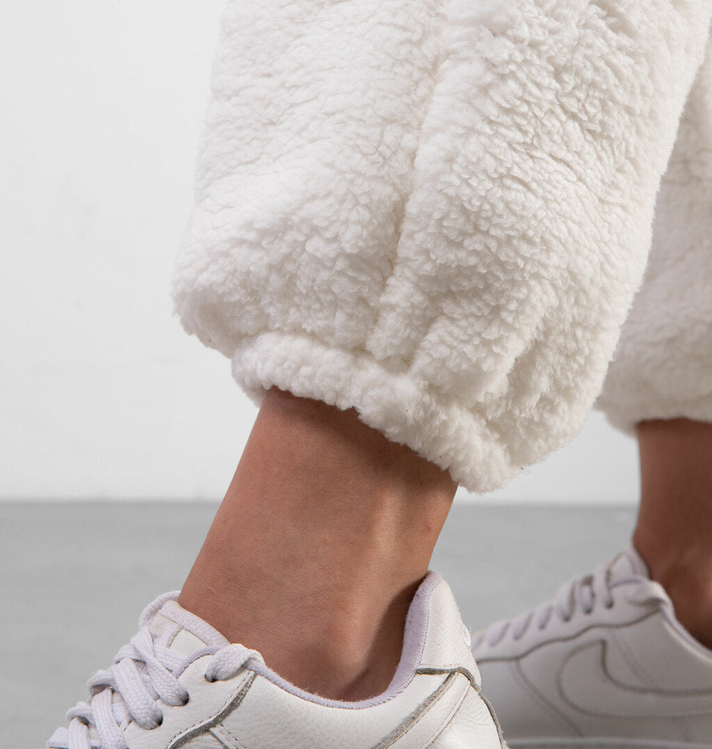Calça Teddy Com Elástico No Cós