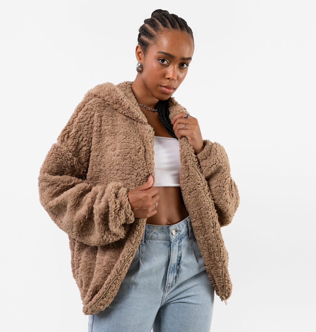 Jaqueta Over Teddy Com Bolsos