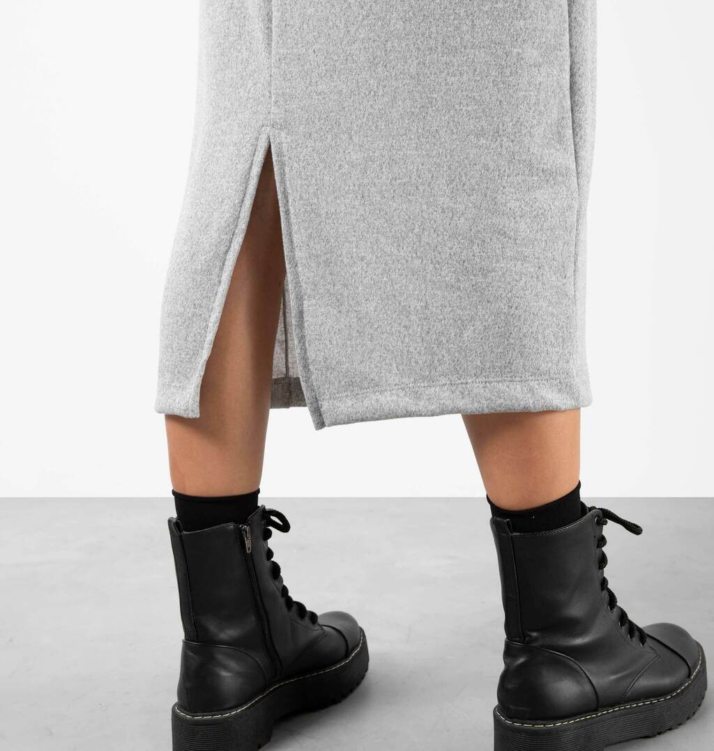 Vestido Midi Gola Rolê E Fenda