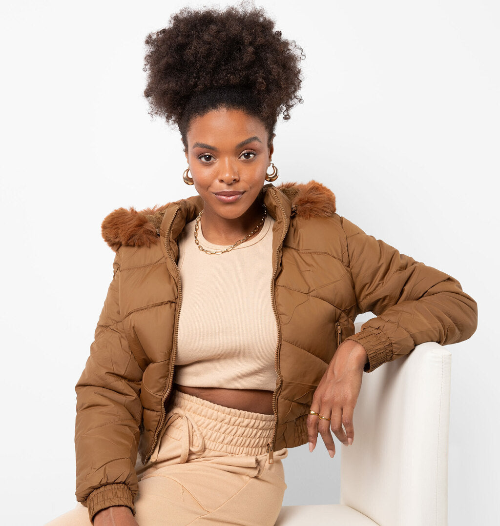 Jaqueta Puffer Com Capuz Removível Peluciado