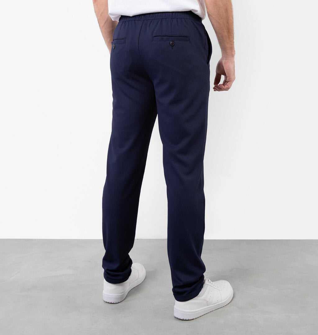 Calça Com Bolsos E Barra Virada
