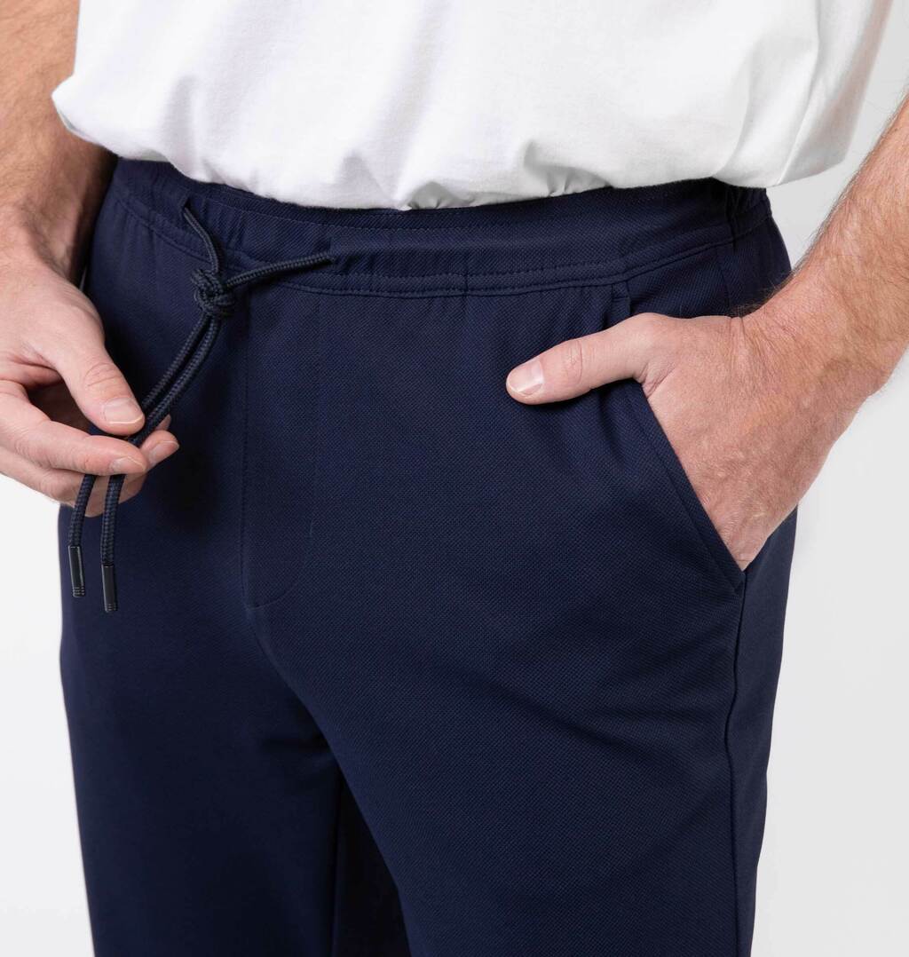 Calça Com Bolsos E Barra Virada