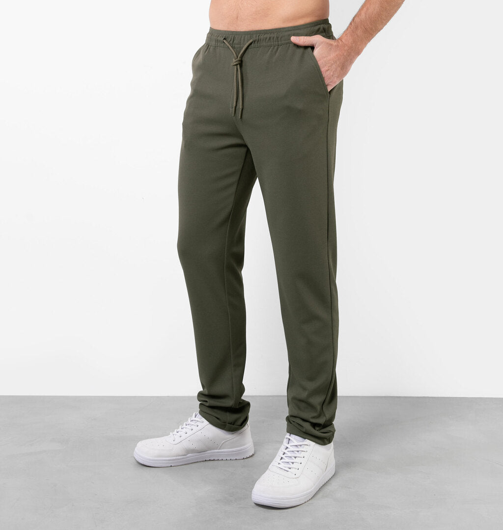 Calça Com Bolsos E Barra Virada