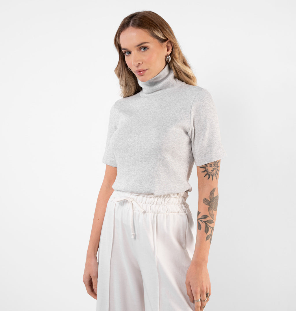 Blusa De Manga Curta Com Gola Alta