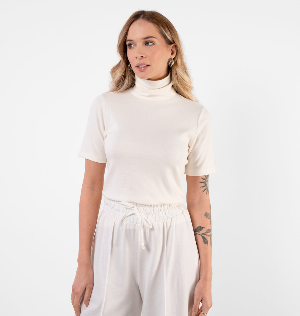 Blusa De Manga Curta Com Gola Alta