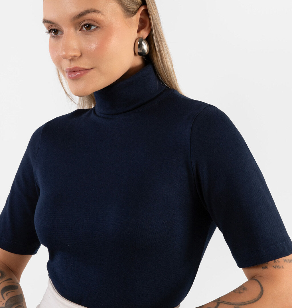 Blusa De Manga Curta Com Gola Alta