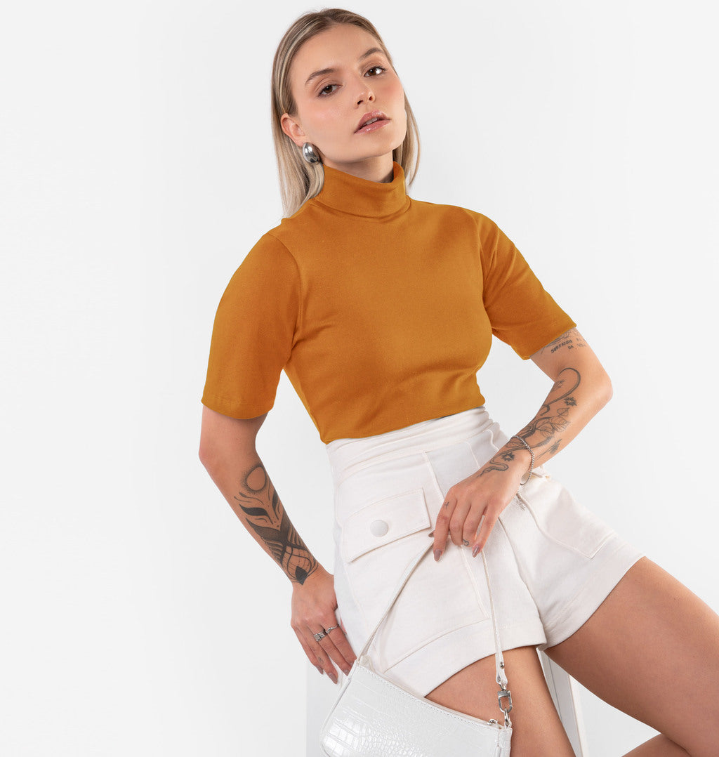 Blusa De Manga Curta Com Gola Alta