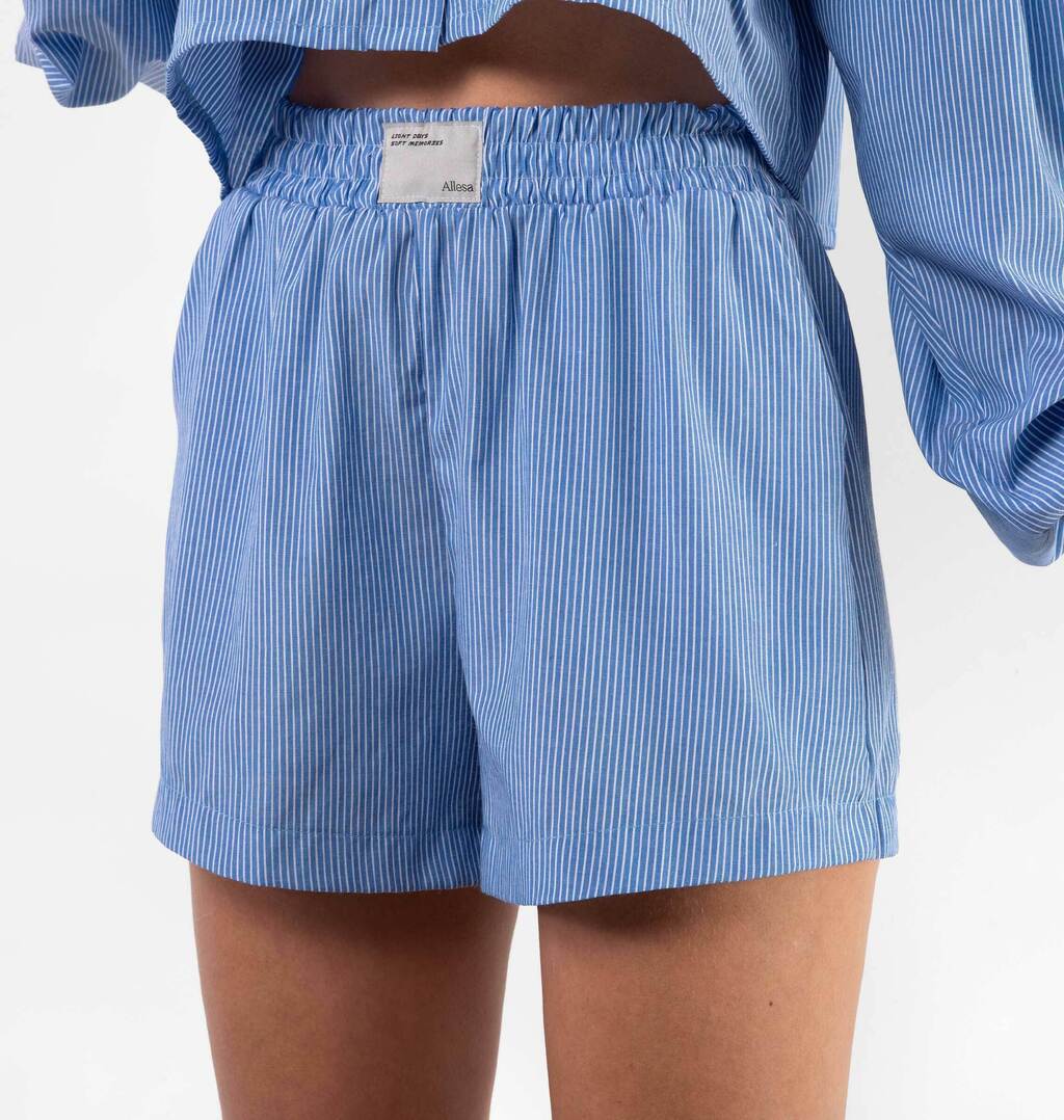 Short Listrado Com Bolso Lateral