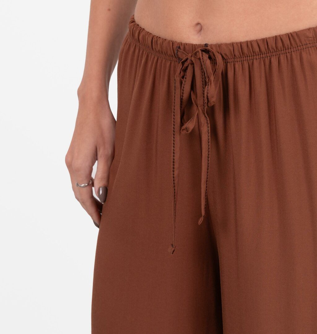 Calça Reta Com Cós Ajustável