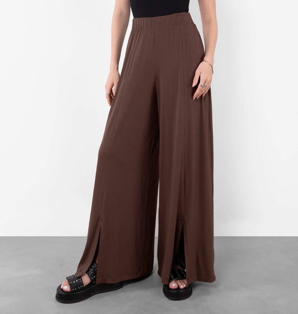 Calça Wide Leg Com Fenda Frontal