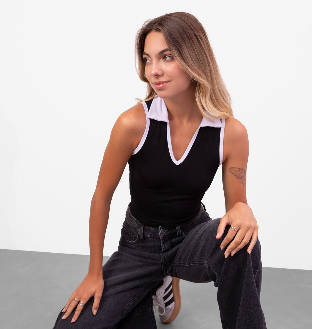 Cropped Gola Polo com Decote V