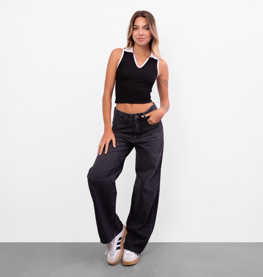Cropped Gola Polo com Decote V