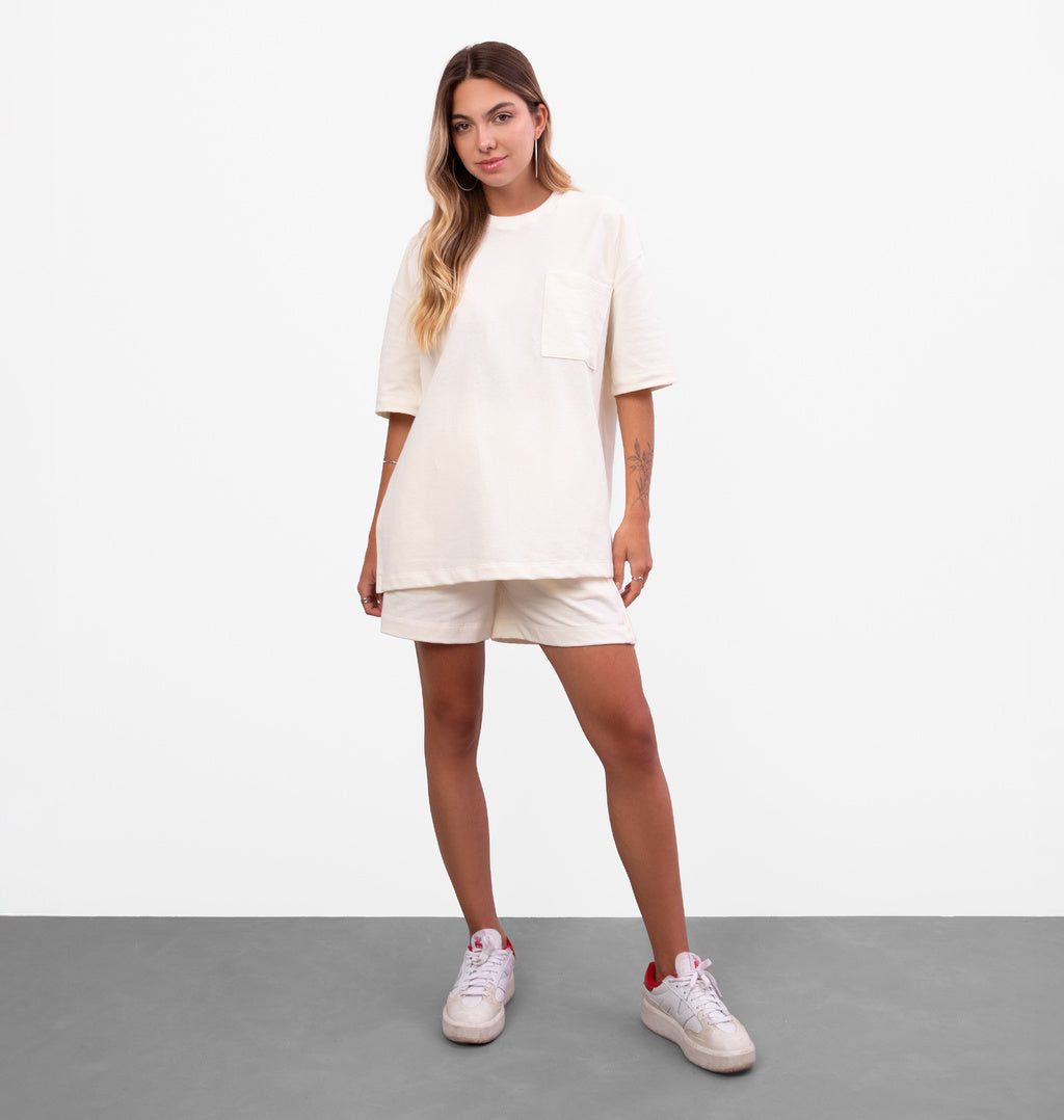 T-shirt Over com Bolso em Moletinho