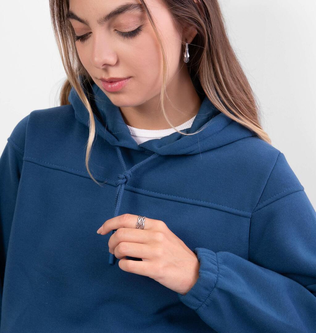 Blusão Cropped Peluciado com Capuz